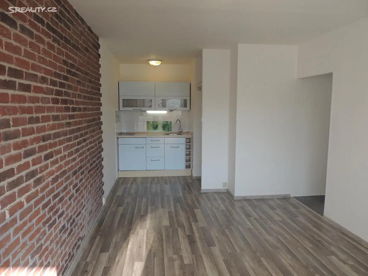 Pronájem bytu 2+kk 36 m², Vysočanská