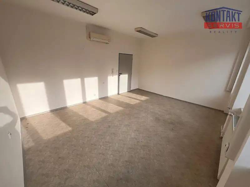 Pronájem kanceláře 15 m², České Budějovice – náhled fotky 2