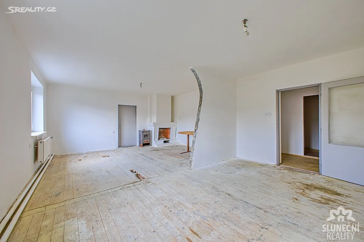 Prodej rodinného domu 247 m², pozemek 391 m² – pohled 2