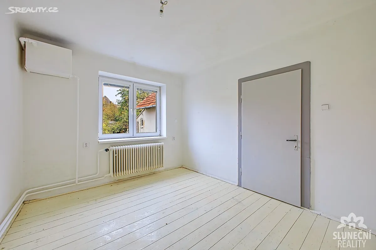 Prodej rodinného domu 247 m², pozemek 391 m² – pohled 6