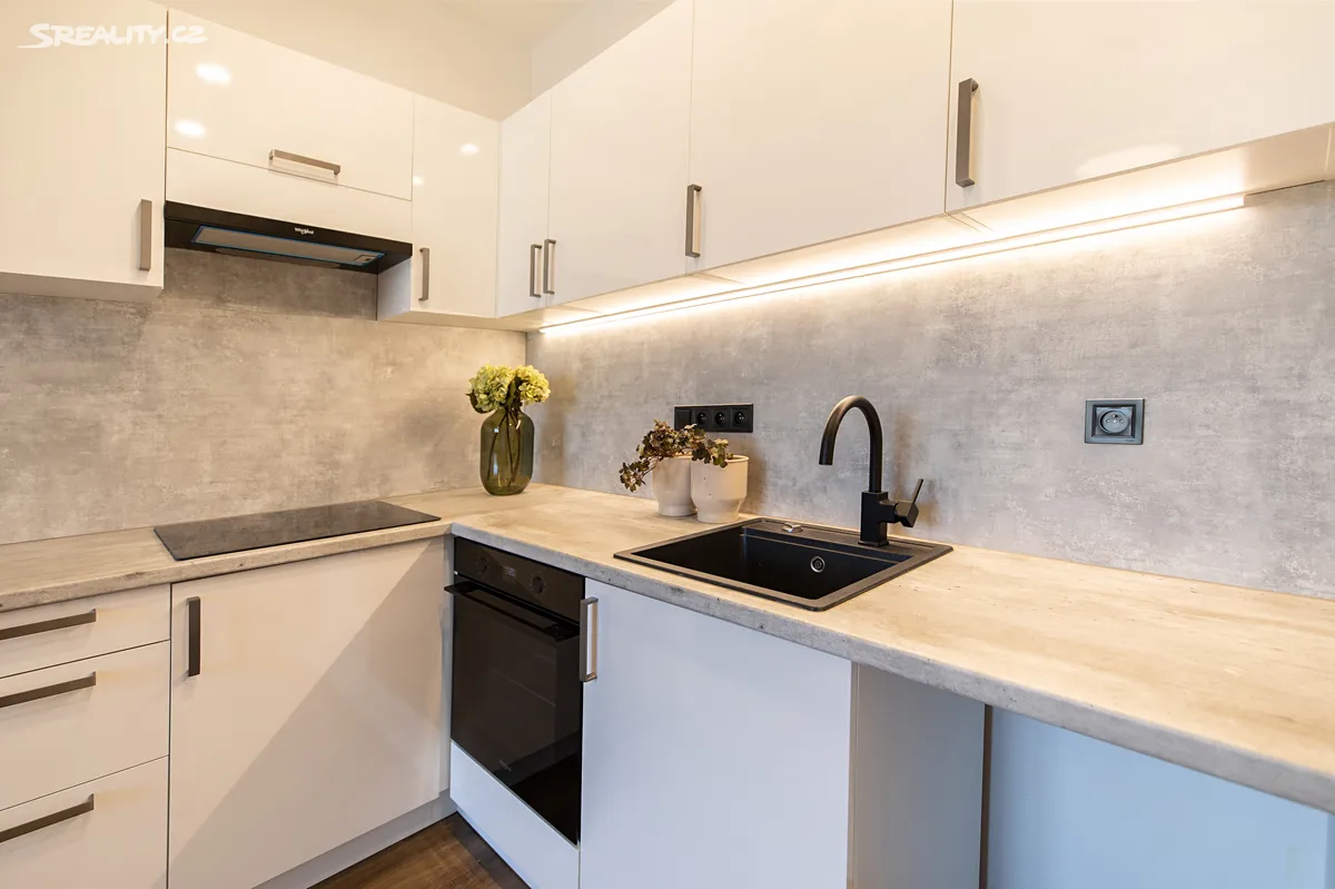 Prodej bytu 2+kk 56 m² – pohled 4