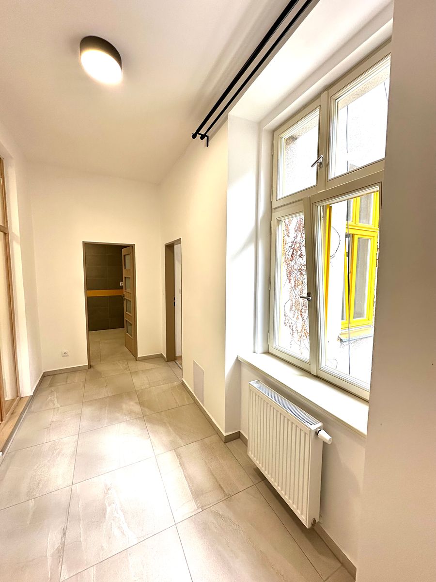 Pronájem bytu 2+kk 62 m² – fotografie 3