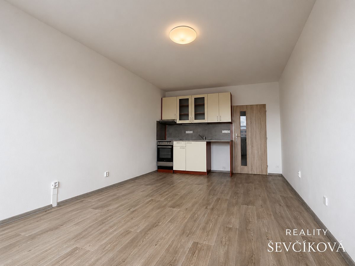 Pronájem bytu 1+kk 32 m²