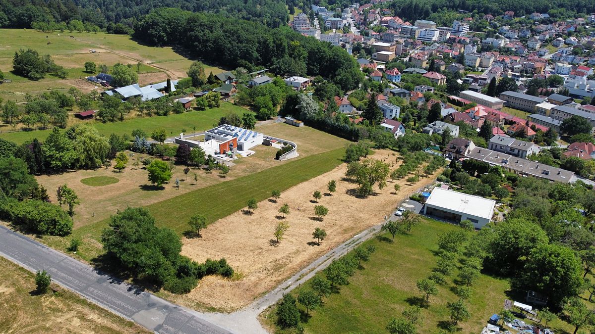 Prodej stavebního pozemku 4416 m² – fotografie 3
