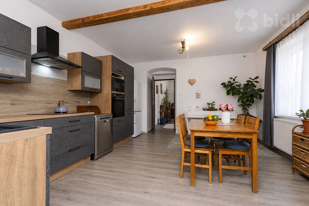 Prodej rodinného domu 95 m², pozemek 361 m² – fotografie 2