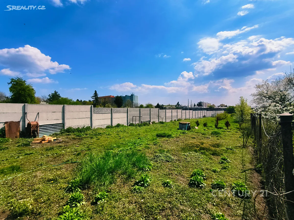 Prodej stavebního pozemku 1057 m², Hodonín
