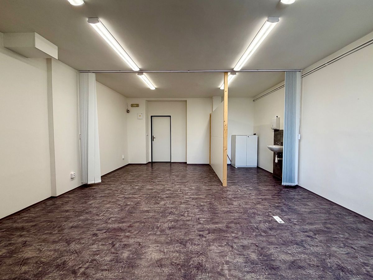 Pronájem obchodního prostoru 37 m²