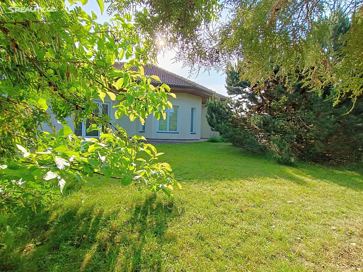Pronájem rodinného domu 180 m², pozemek 1020 m², Šestajovice