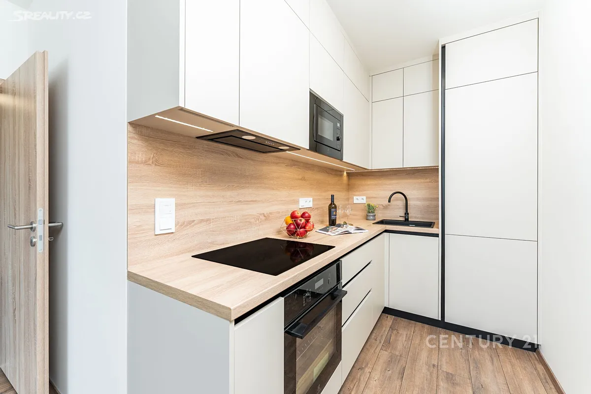Pronájem bytu 2+kk 47 m² – pohled 3
