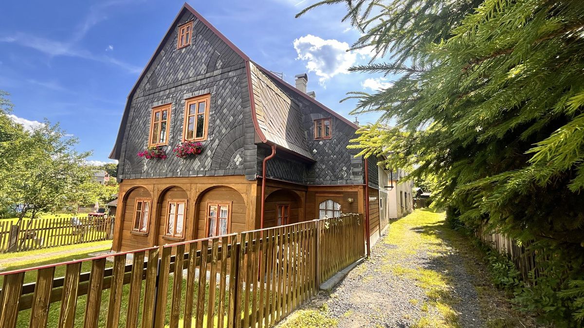 Prodej rodinného domu 190 m², pozemek 731 m²