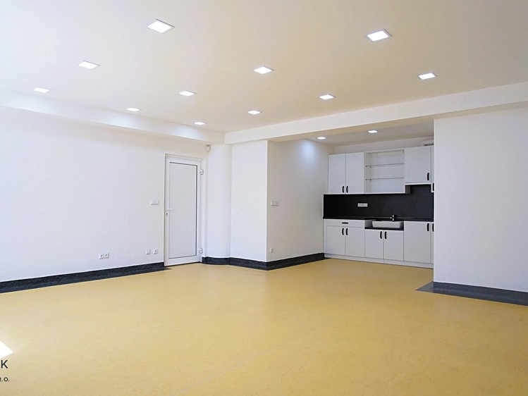 Pronájem komerčního prostoru, 54 m² (4 z 10)