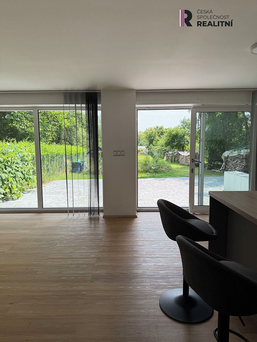 Pronájem bytu 1+kk 53 m² – fotografie 3