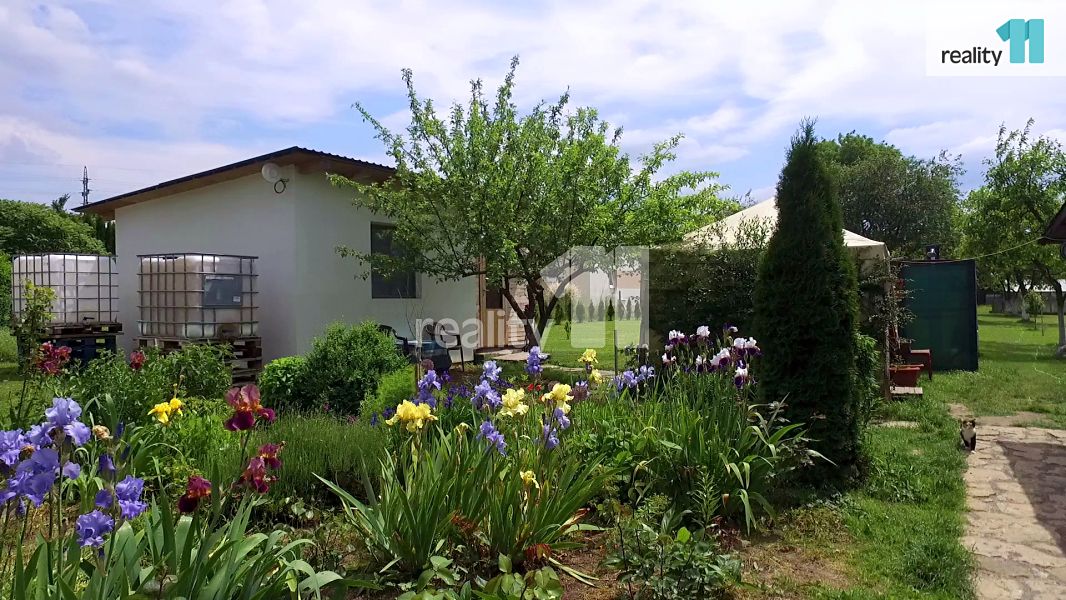 Prodej stavebního pozemku 2136 m² – fotografie 2