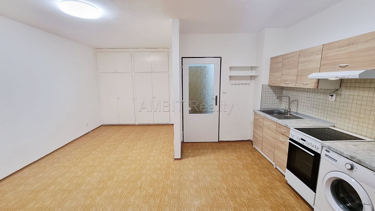 Pronájem bytu 1+kk 30 m²