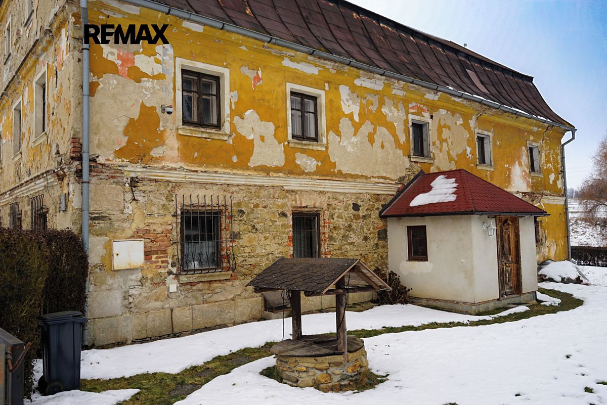 Prodej rodinného domu 200 m², pozemek 1520 m² – fotografie 2