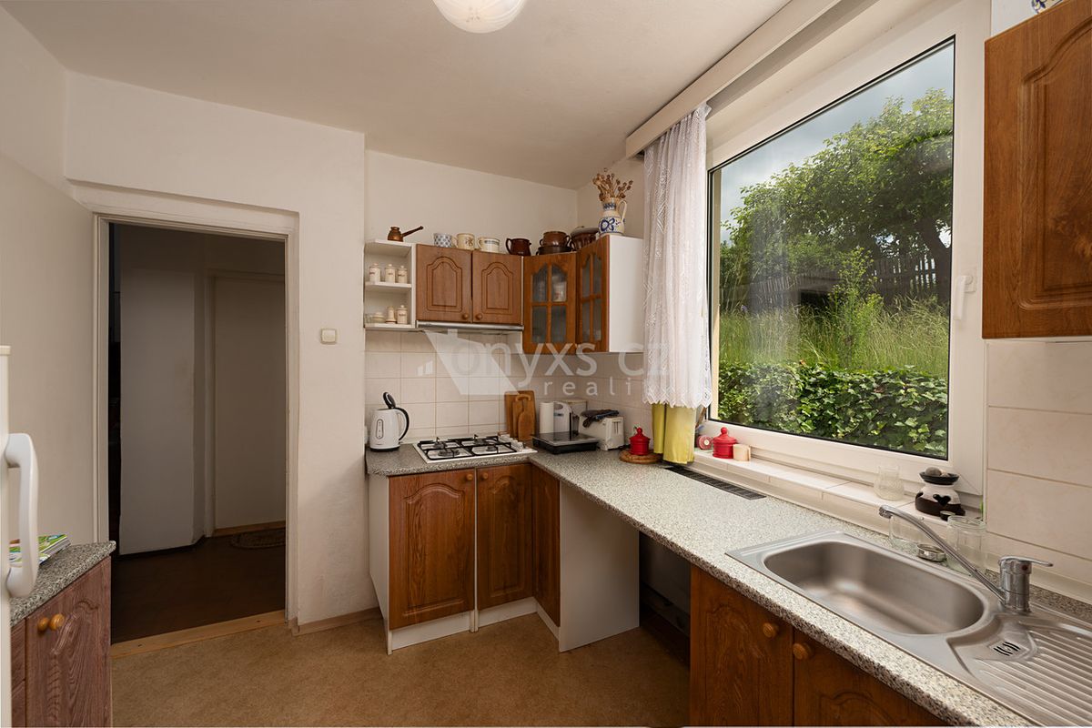 Prodej rodinného domu 240 m², pozemek 1164 m² – fotografie 5