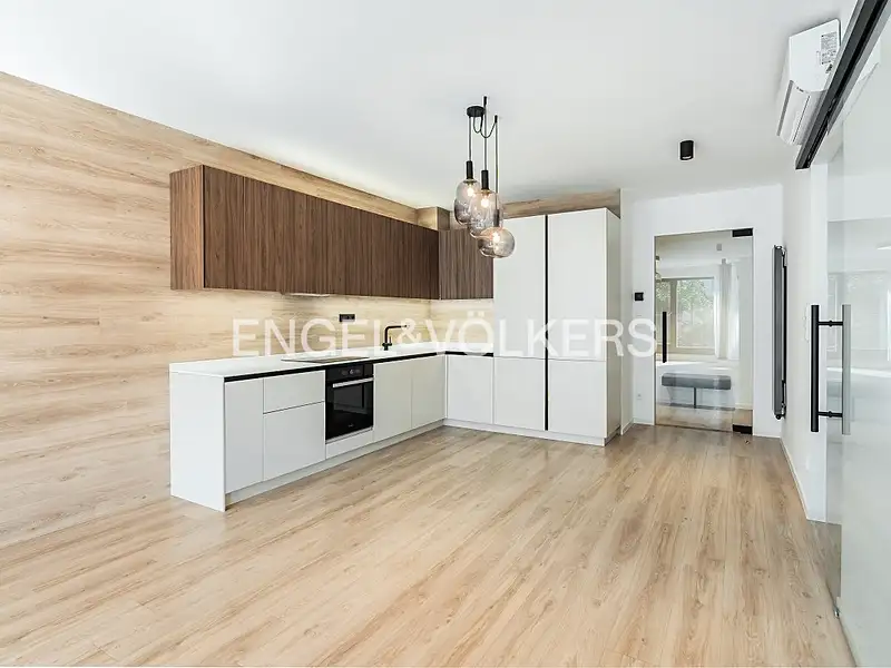 Prodej bytu 4+kk 110 m², Praha – náhled fotky 3