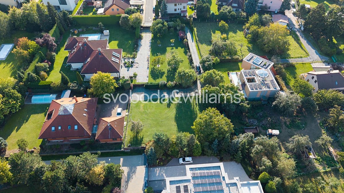 Prodej stavebního pozemku 945 m² – fotografie 2