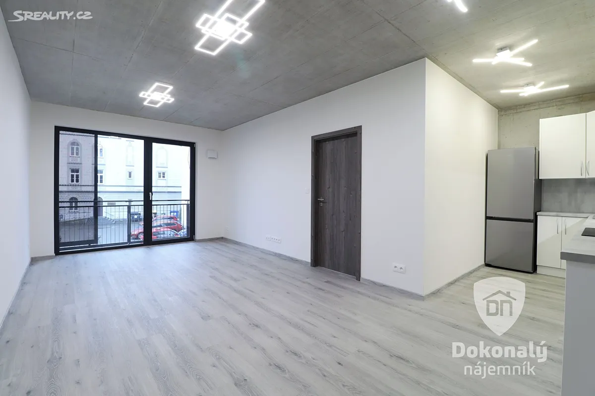 Pronájem bytu 2+kk 49 m² – pohled 2