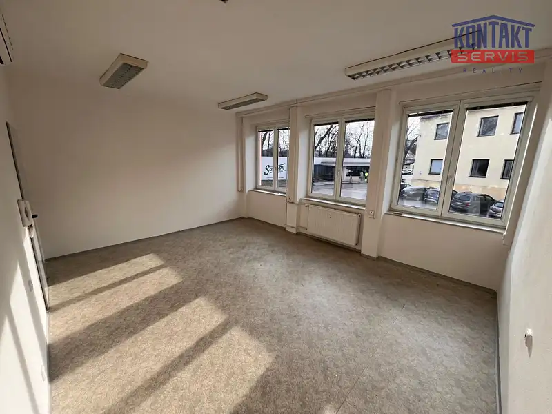 Pronájem kanceláře 15 m², České Budějovice – náhled fotky 1