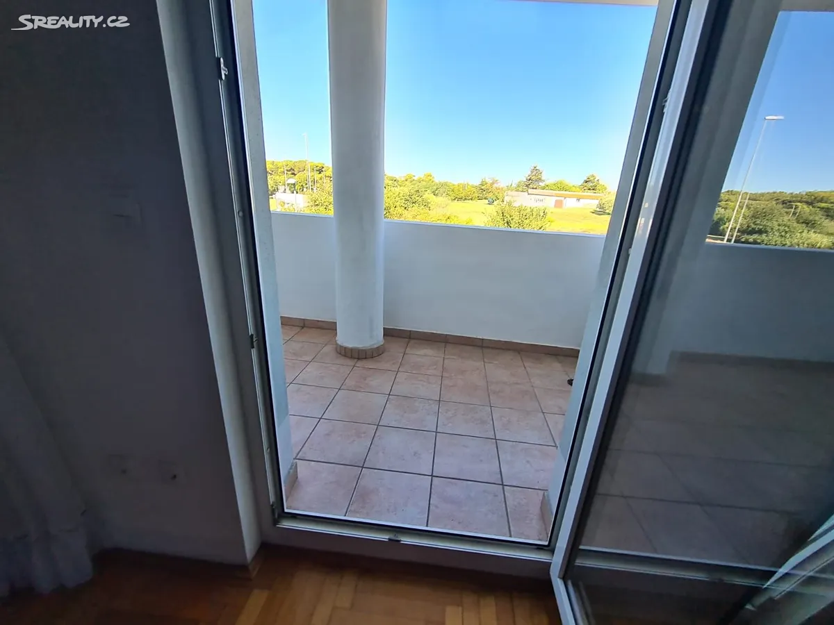 Prodej bytu 1+kk 40 m², Pula