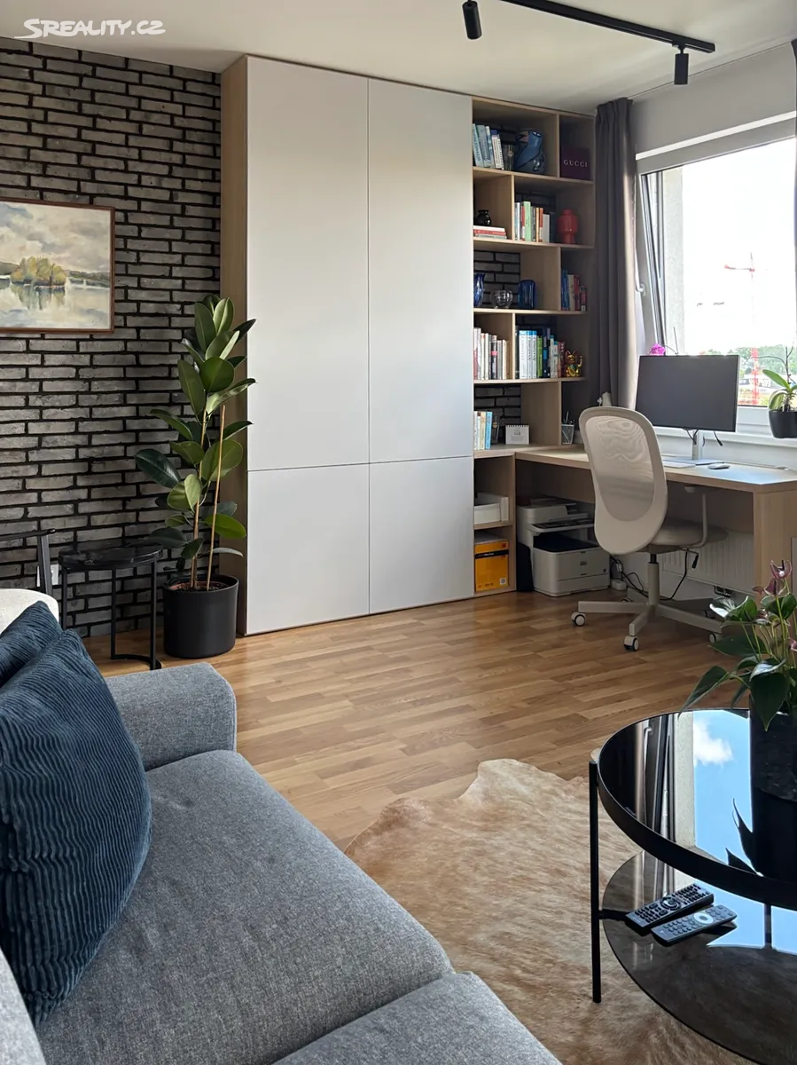 Pronájem bytu 1+kk 47 m² – pohled 5