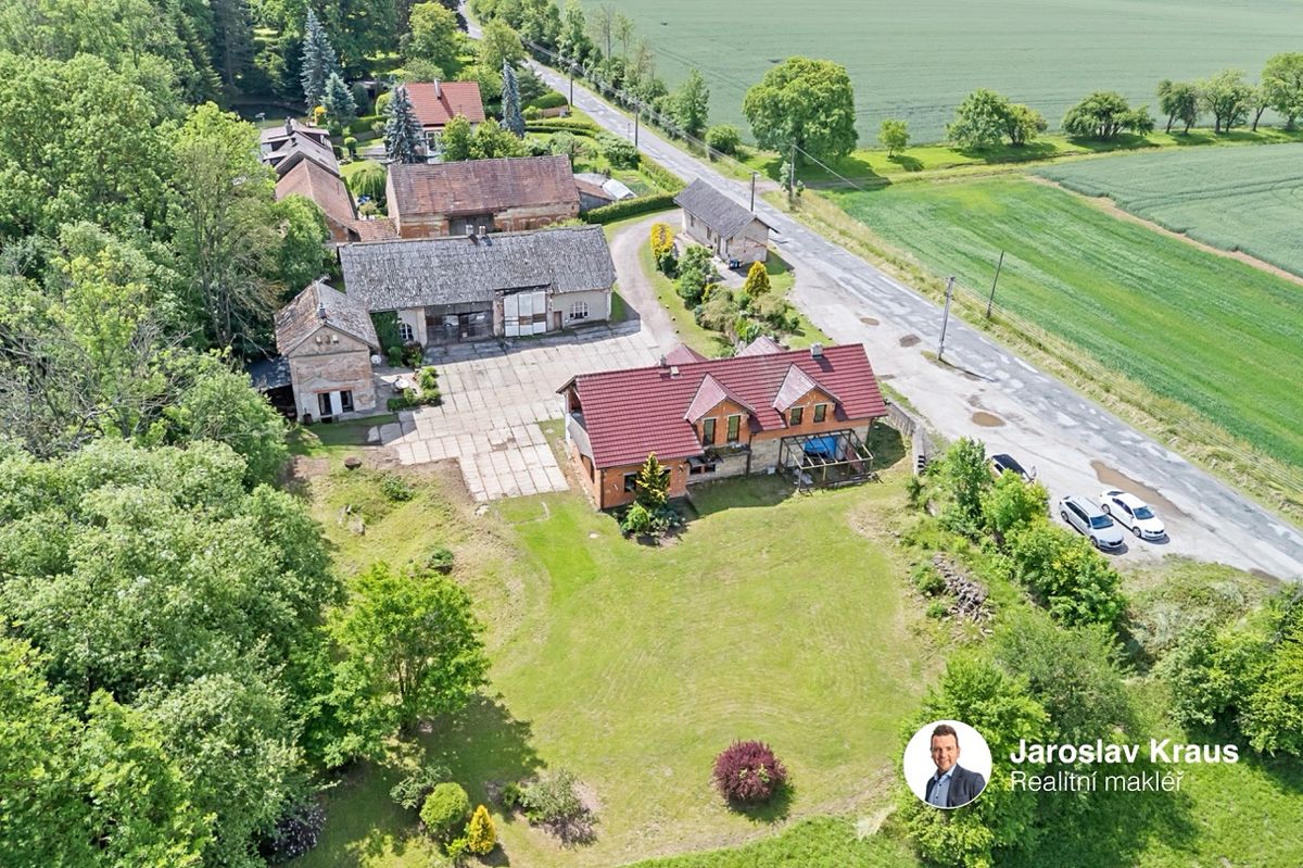 Prodej rodinného domu 286 m², pozemek 4548 m² – fotografie 2