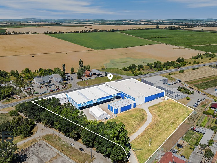 Pronájem komerčního prostoru, 6 941 m² (1 z 29)