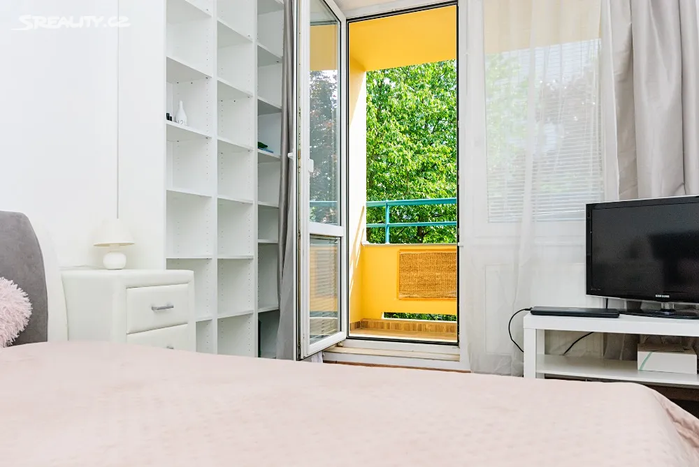 Pronájem bytu 2+kk 65 m² – pohled 5
