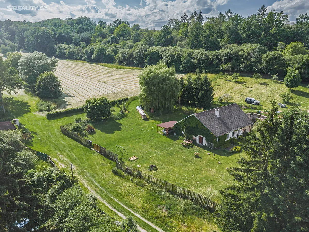 Prodej zemědělské usedlosti 132 m², pozemek 30106 m², Dubá