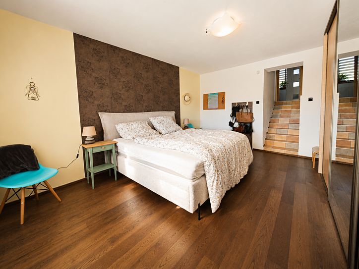 Prodej rodinného domu 220 m², pozemek 290 m² – fotografie 5