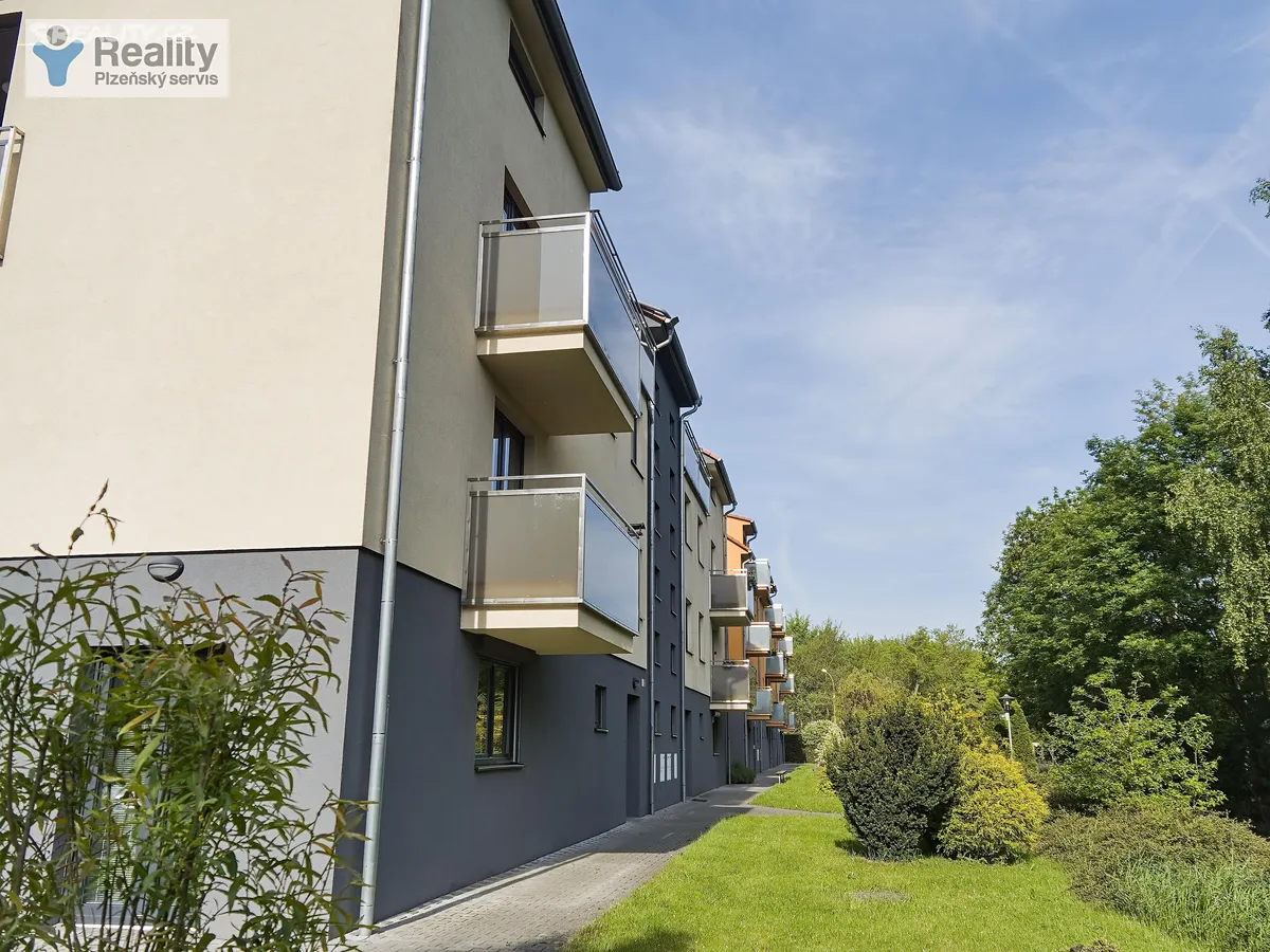 Pronájem bytu 3+kk 94 m² – pohled 6