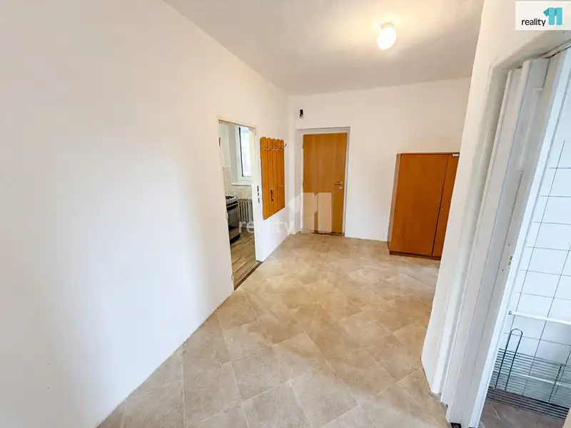 Prodej vily 414 m², pozemek 233 m², Kolín – náhled fotky 2