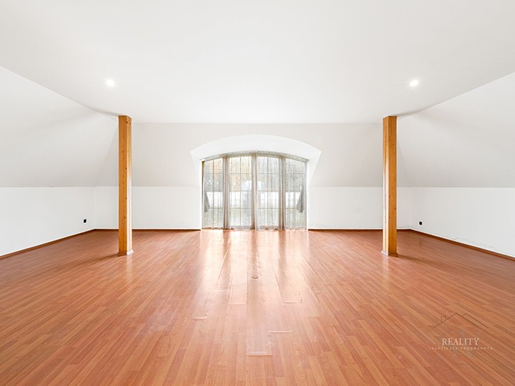 Prodej domu, 295 m² (24 z 42)