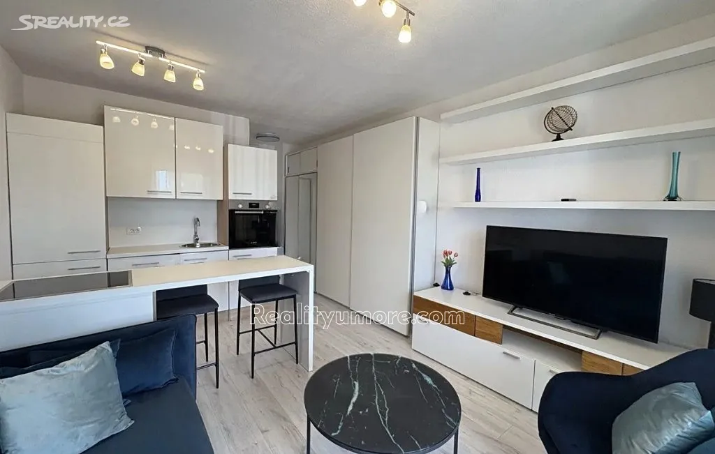 Prodej bytu 1+kk 30 m², Malinska
