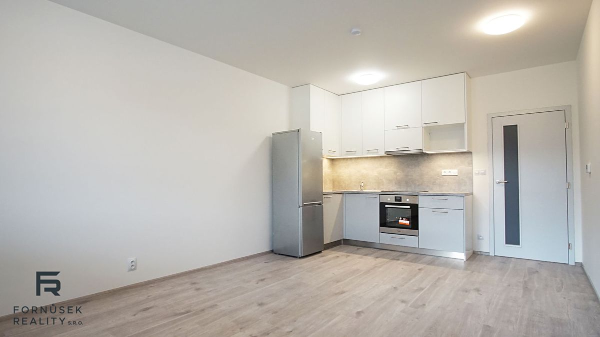 Pronájem bytu 1+kk 35 m²