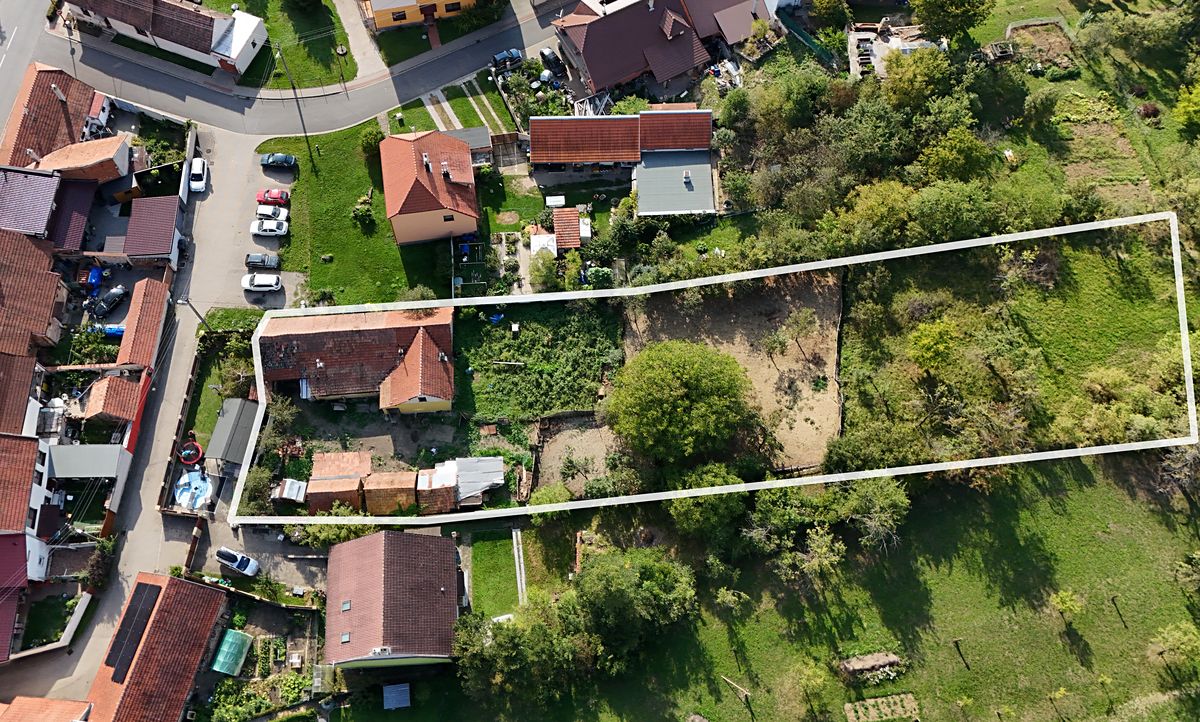 Prodej stavebního pozemku 2322 m²