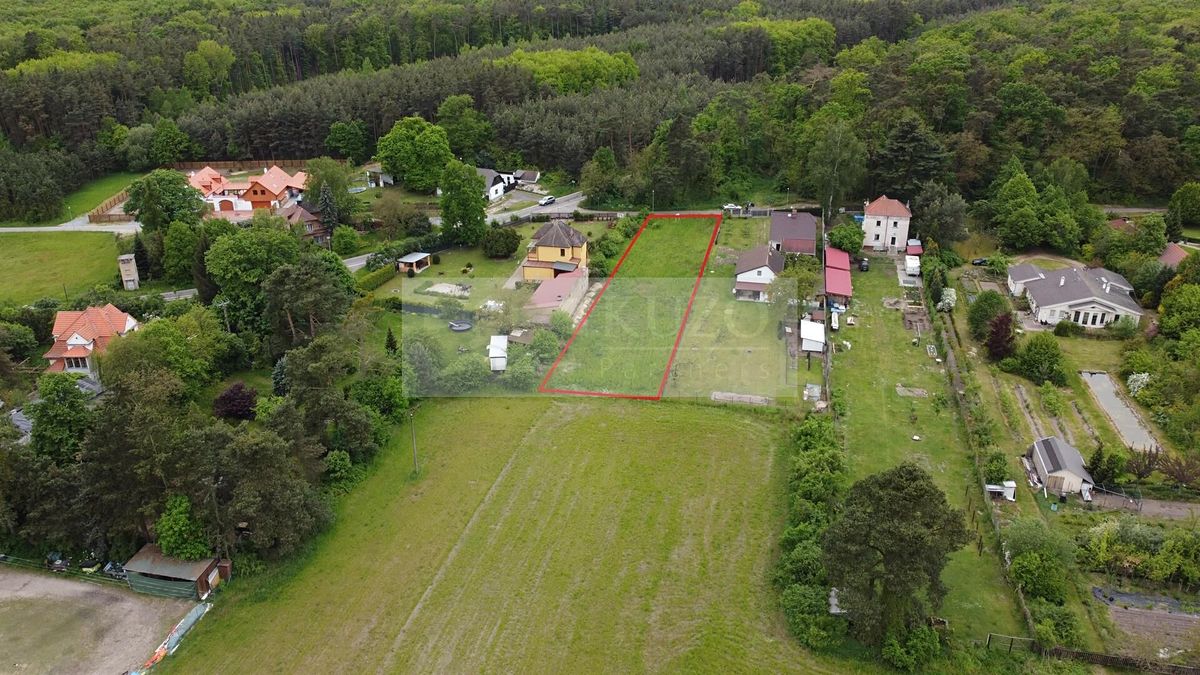 Prodej stavebního pozemku 1609 m², Lysá nad Labem – fotka 1 z 3