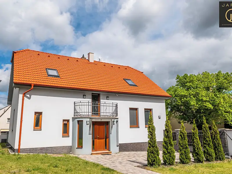 Prodej rodinného domu 209 m², pozemek 630 m², Kladno – náhled fotky 2