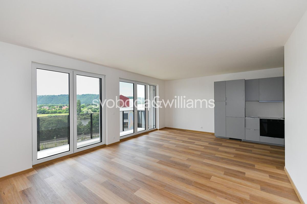 Pronájem bytu 3+kk 84 m²