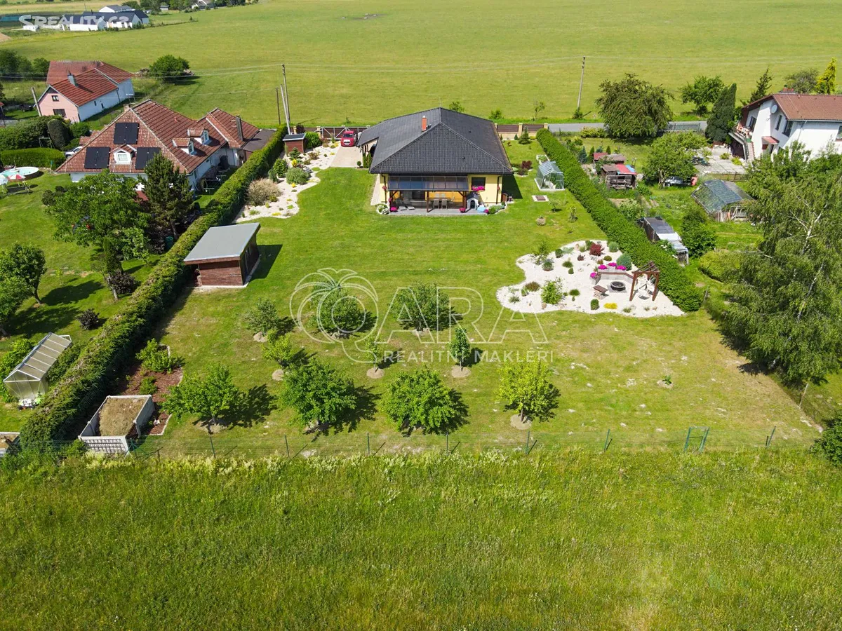 Prodej rodinného domu 180 m², pozemek 2181 m² – pohled 3