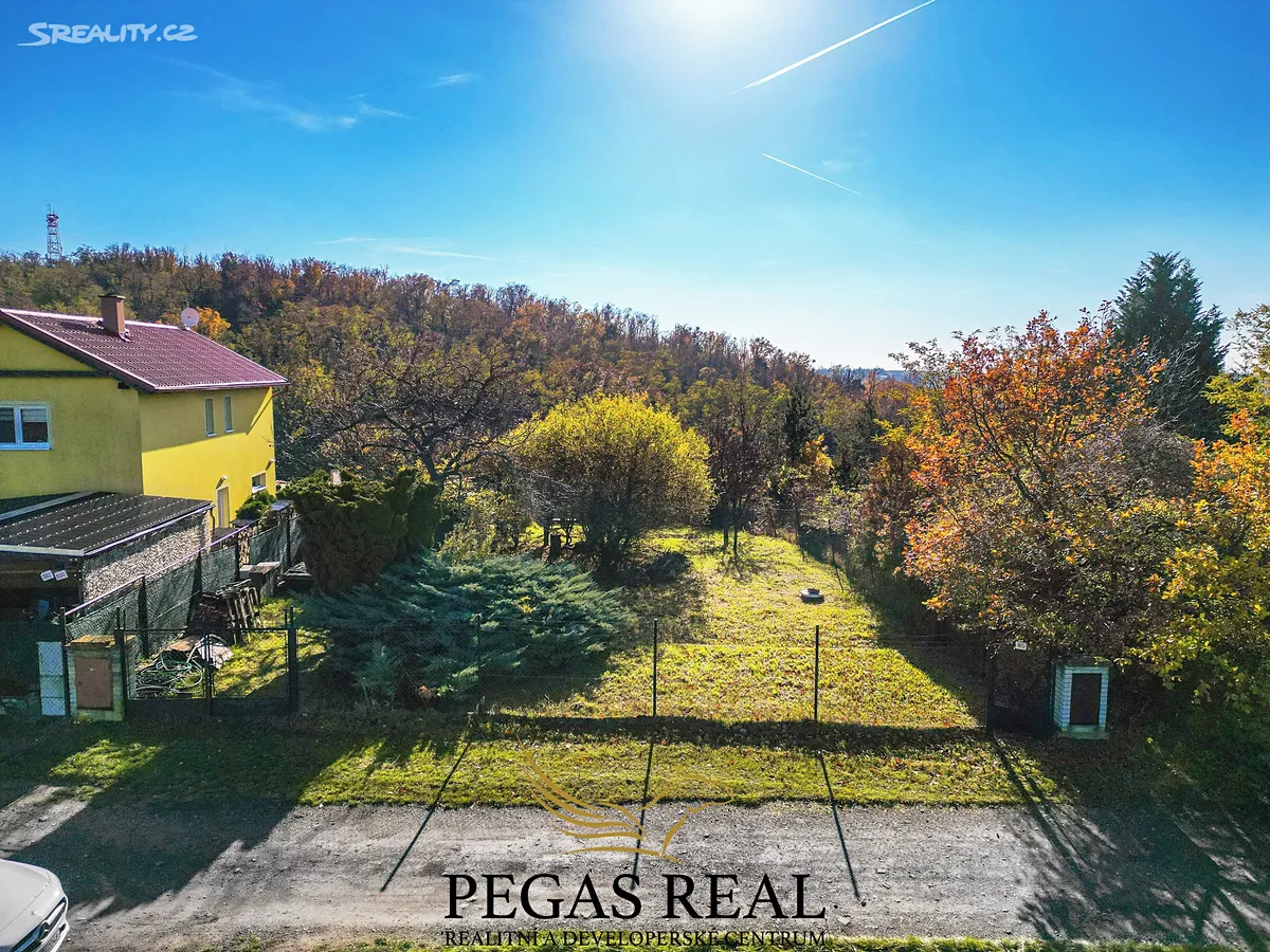 Prodej stavebního pozemku 1841 m², Nebovidy