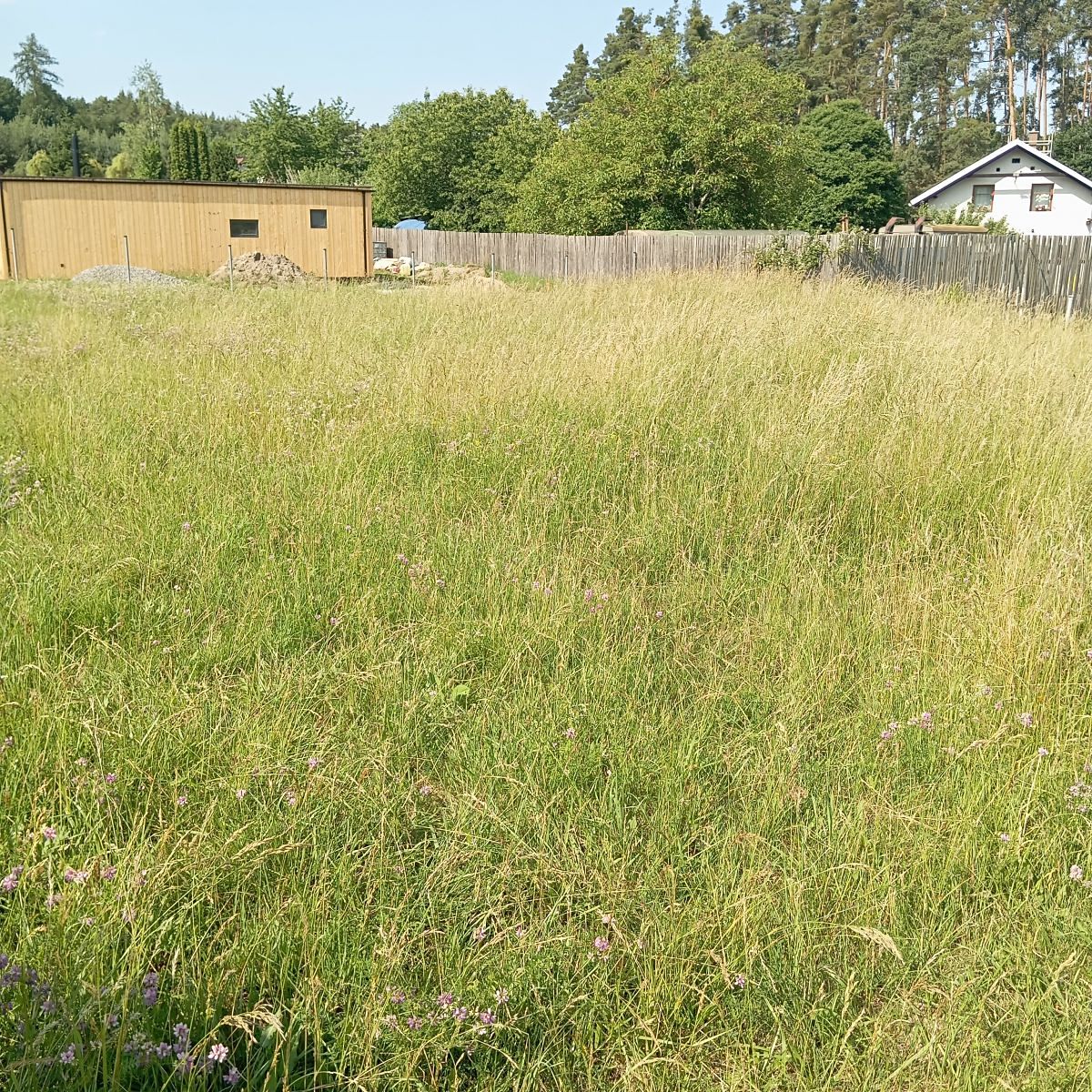 Prodej stavebního pozemku 675 m² – fotografie 3