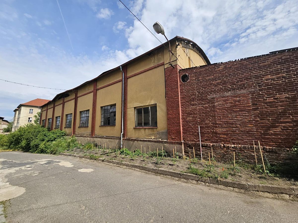 Prodej skladového prostoru 3085 m² – fotografie 3