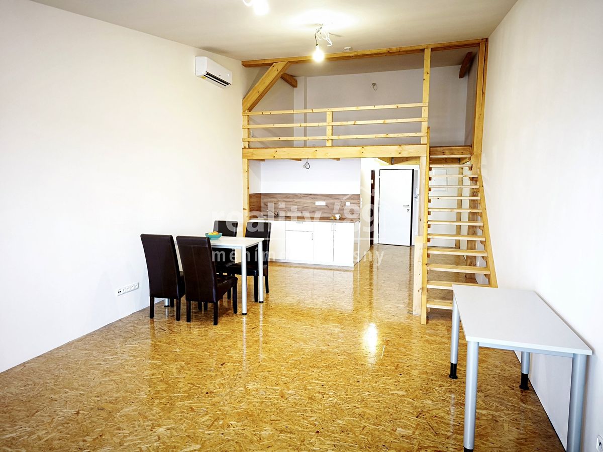 Pronájem kanceláře 67 m² – fotografie 4