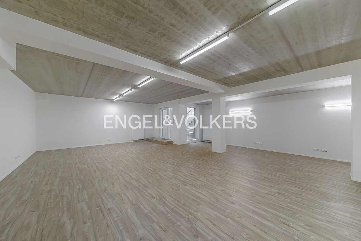 Pronájem kanceláře 136 m² – fotografie 3