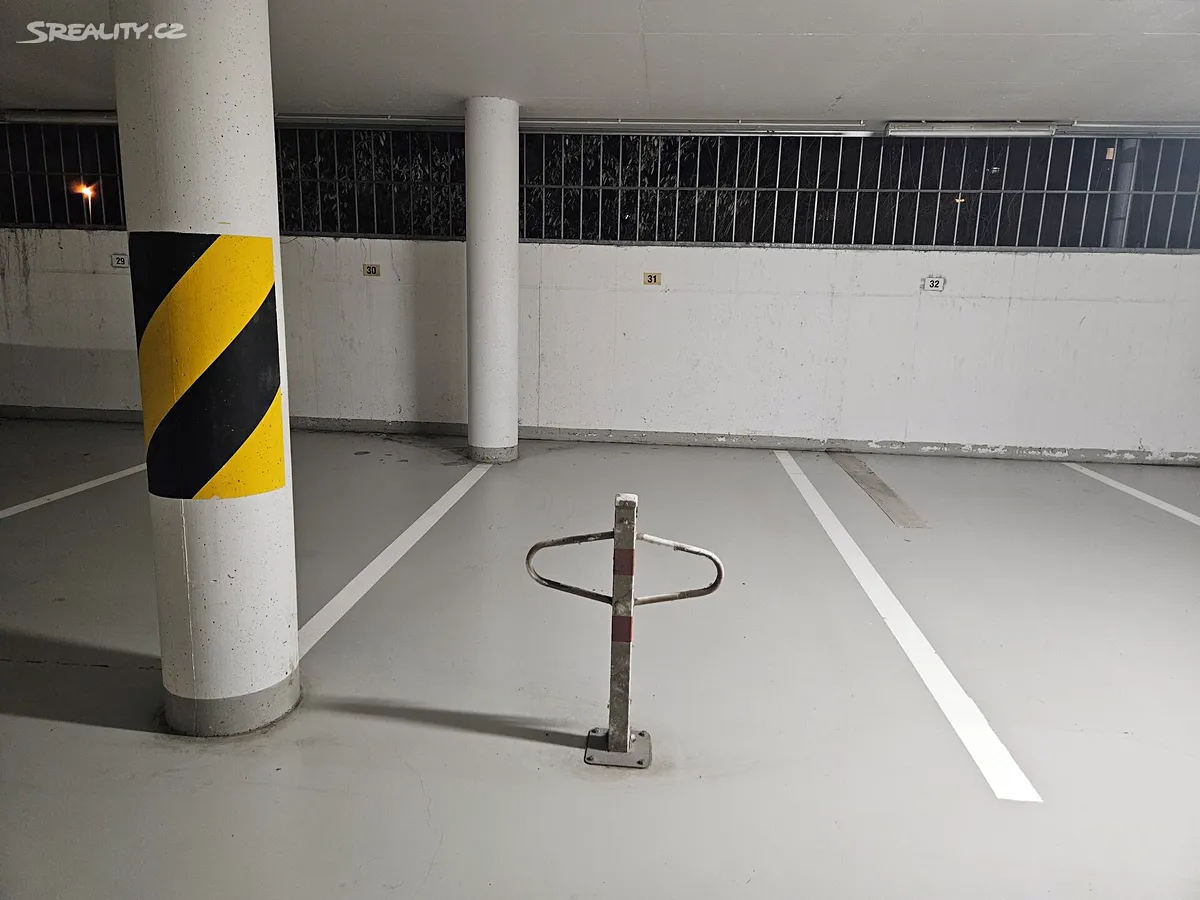 Pronájem garáže 12 m² – pohled 2