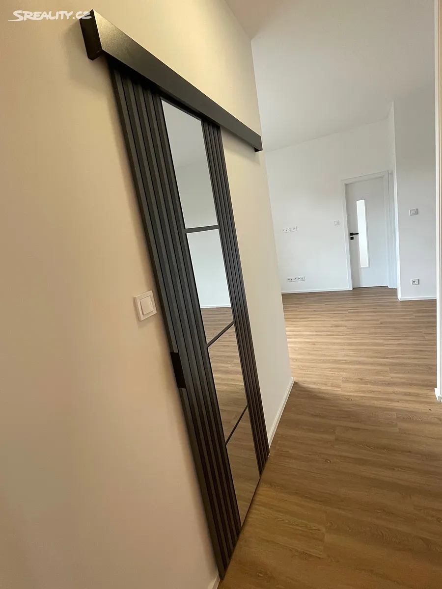 Pronájem bytu 3+kk 49 m² – pohled 6