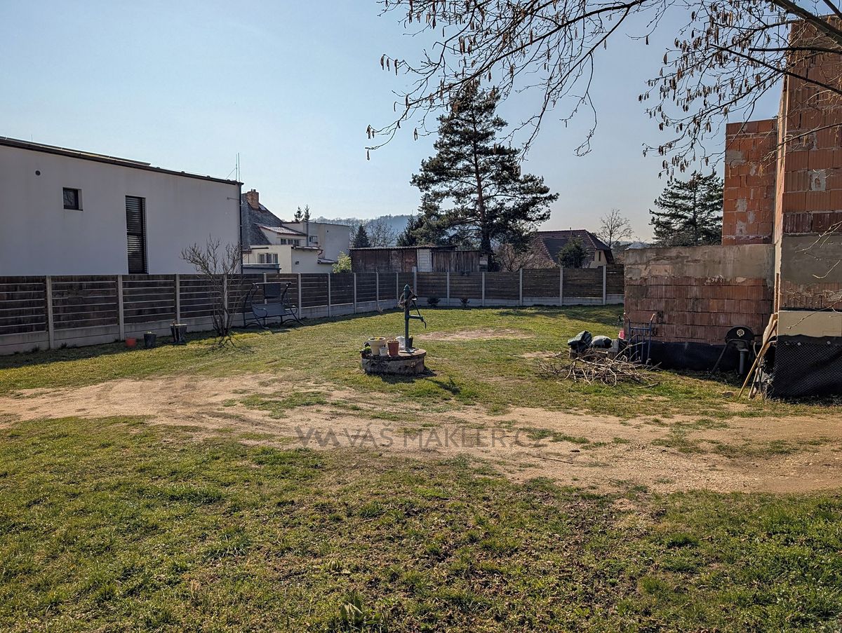 Prodej rodinného domu 264 m², pozemek 1010 m² – fotografie 2
