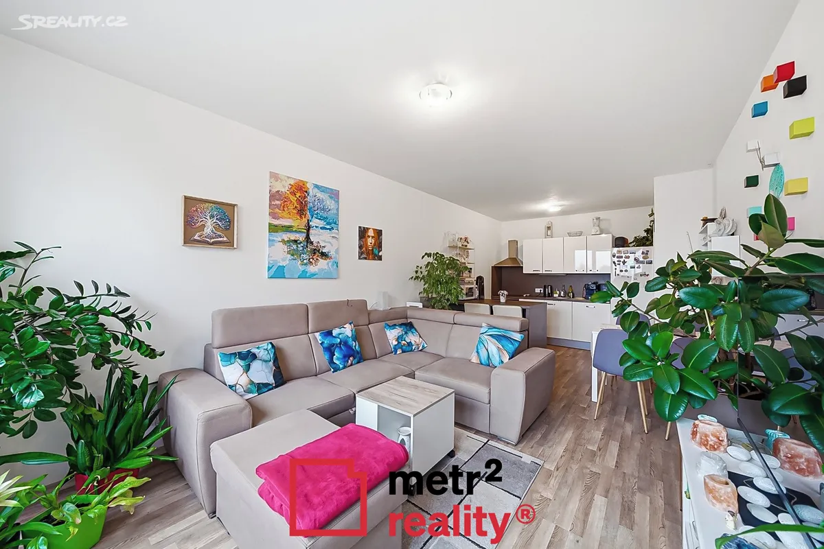 Prodej bytu 2+kk 53 m² – pohled 2